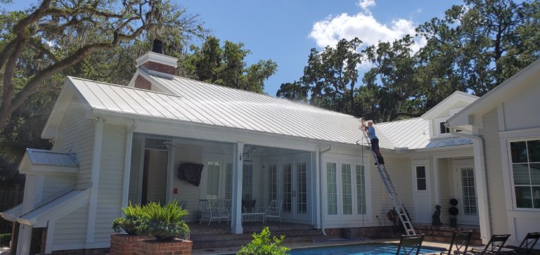 Safe low pressure metal roof cleaning - remove black streaks and algae stains